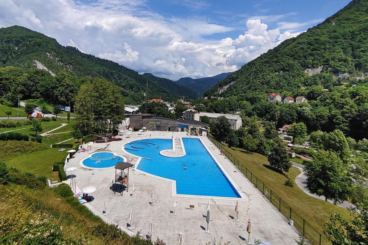 Glamping Mountain Fairy Tale Villa Bistrica pri Trzicu Ngoại thất bức ảnh
