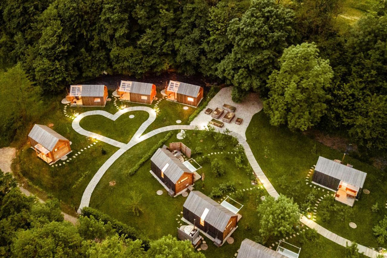 Glamping Mountain Fairy Tale Villa Bistrica pri Trzicu Ngoại thất bức ảnh